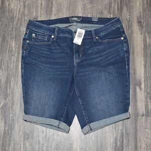 NWT torrid dark blue cuffed denim shorts Size 14